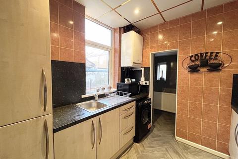 1 bedroom in a house share to rent, Room 2, Kirkman Avenue, Manchester