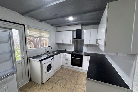 3 bedroom semi-detached house to rent, West End Lane, Harlington, Hayes