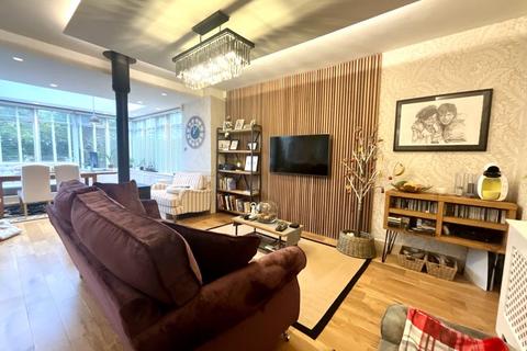 4 bedroom property for sale, Merrivale Avenue, Southbourne