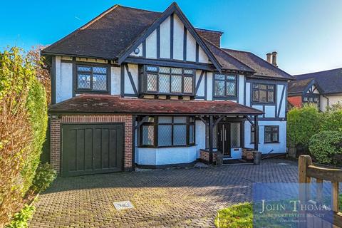 5 bedroom property for sale - Monkhams Avenue, Woodford Green IG8