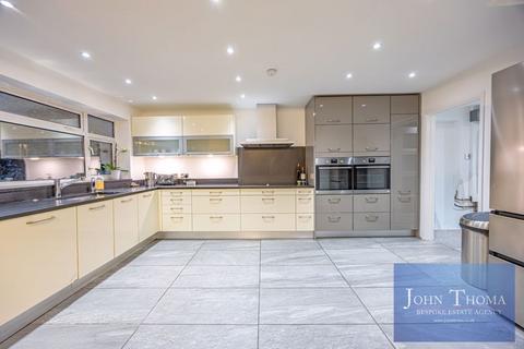 5 bedroom property for sale, Monkhams Avenue, Woodford Green IG8