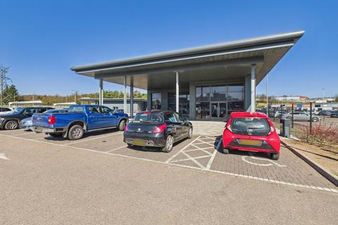 Retail property (high street) to rent - Kinnoull Rd Dundee DD2 3PZ