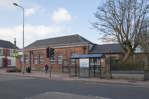 Retail property (high street) to rent, 61 Bank St Lochgelly KY5 9QR