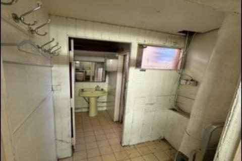 Restaurant to rent, 118 Battlefield Rd Glasgow G42 9JT