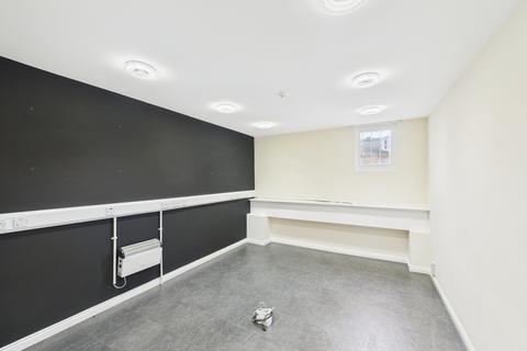 Warehouse to rent, 10 Crossgates Larkhall ML9 1DL