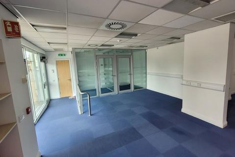 Retail property (high street) to rent, 29 Eskbank Rd Dalkeith EH22 1HJ