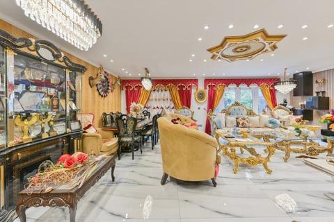 undefined, Cherry Garth, Brentford, TW8