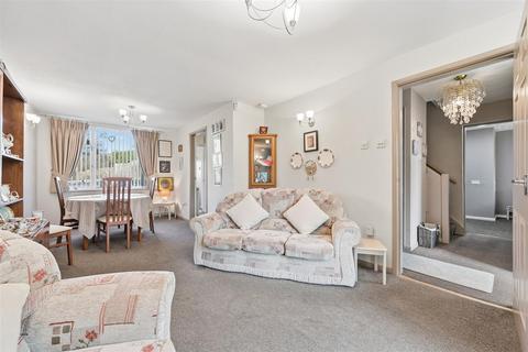 4 bedroom end of terrace house for sale, Black Rocks Avenue, Matlock DE4