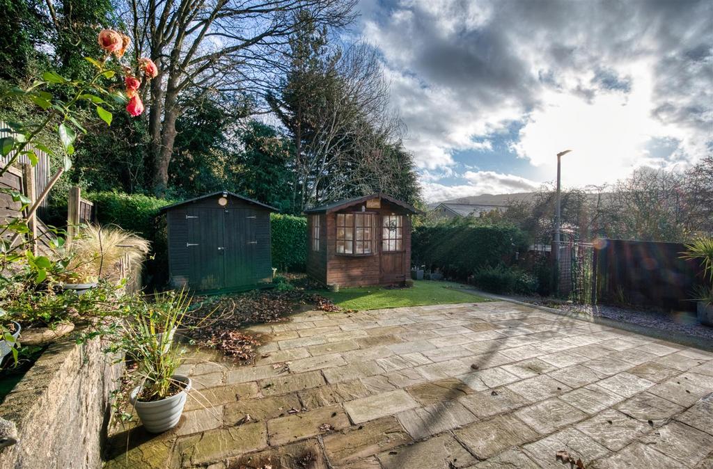 Rear Garden - dining patio.jpg
