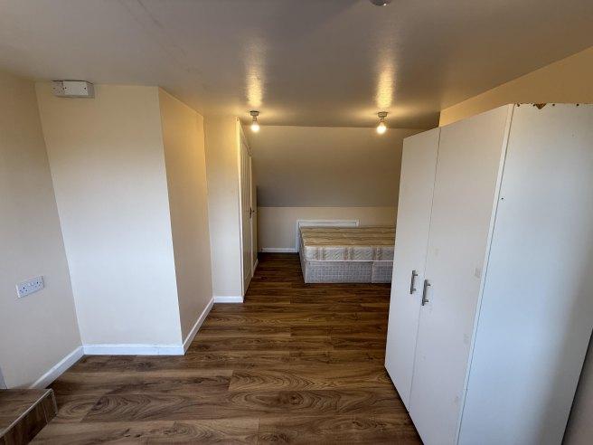 Conley-road-nw10-9pb-1021852