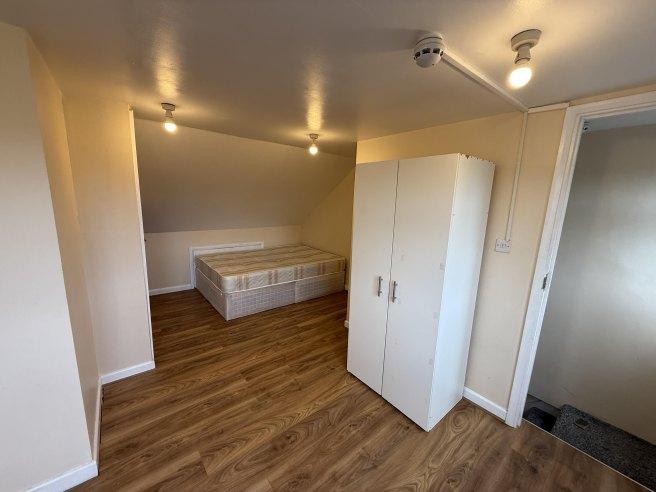 Conley-road-nw10-9pb-1021853