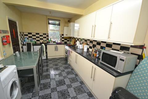 4 bedroom house share to rent, Lenton Boulevard