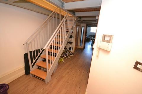 3 bedroom house share to rent, Crusader House