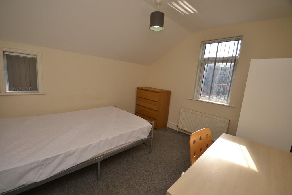 Teversal-avenue-ng7-1py-1016775