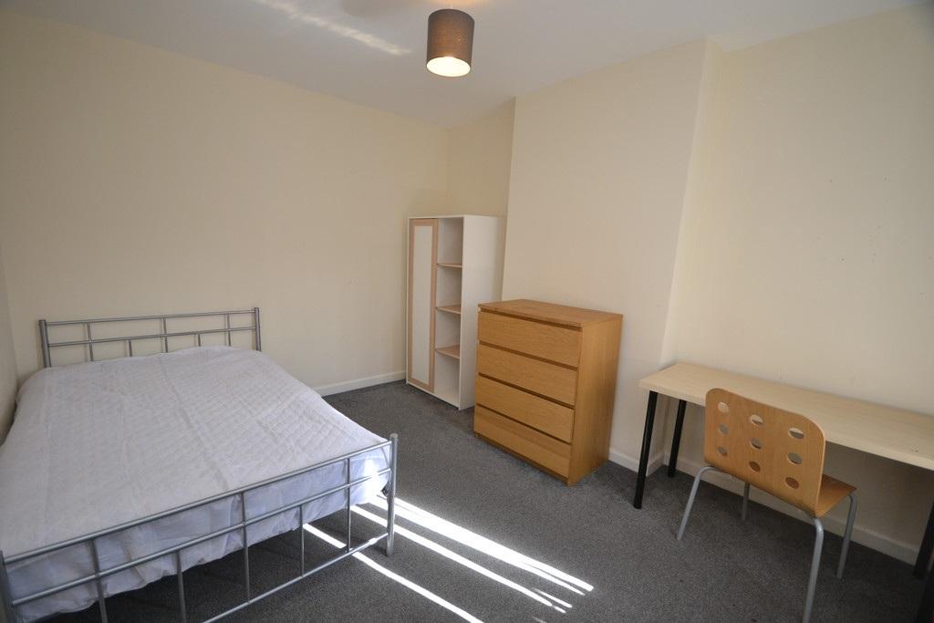 Teversal-avenue-ng7-1py-1016777