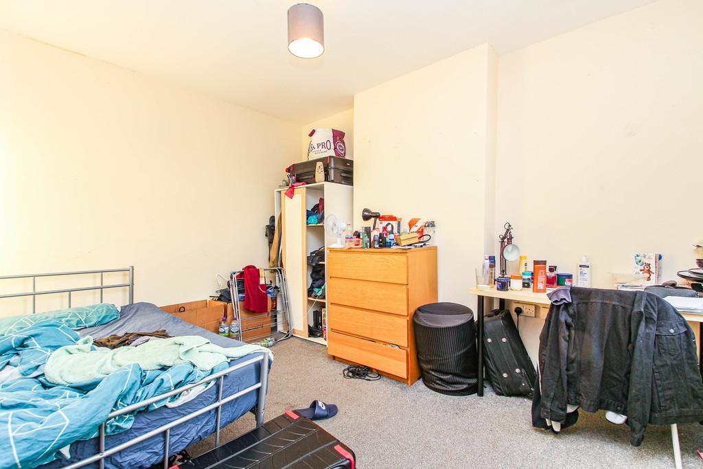 Teversal-avenue-ng7-1py-1016783
