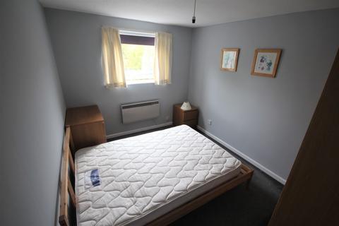 2 bedroom house share to rent, Tonnelier Road