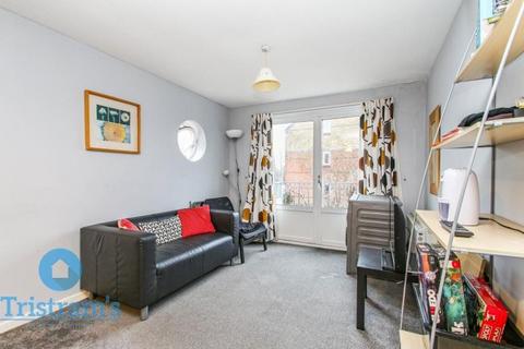 2 bedroom house share to rent, Tonnelier Road