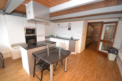 3 bedroom house share to rent, Crusader House