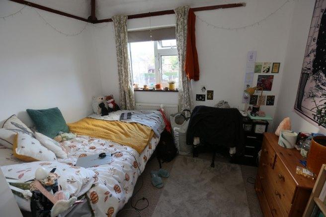 Burrows-crescent-ng9-2qx-1018077