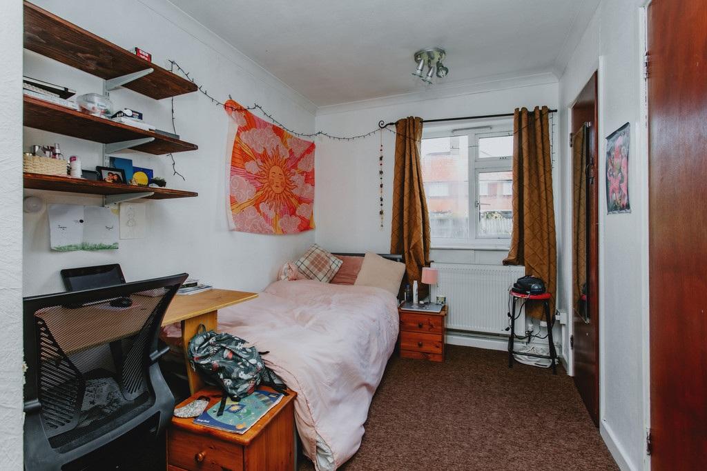 Burrows-crescent-ng9-2qx-1018055