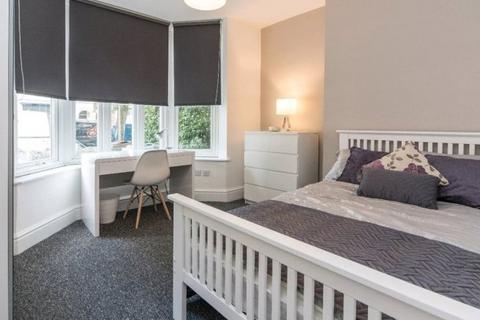 6 bedroom house share to rent, Rolleston Drive