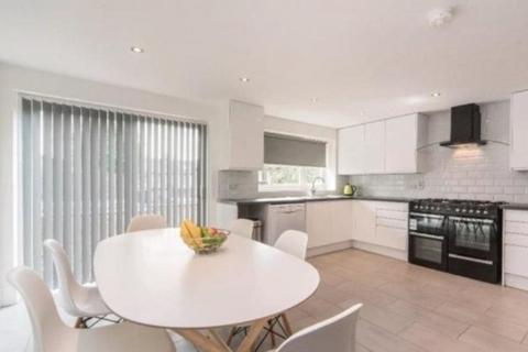 6 bedroom house share to rent, Harlaxton Drive