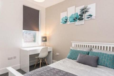 6 bedroom house share to rent, Harlaxton Drive