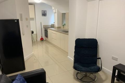 2 bedroom house share to rent, Church Street