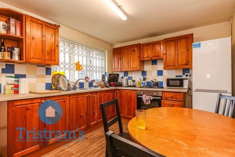 undefined, Wollaton Road