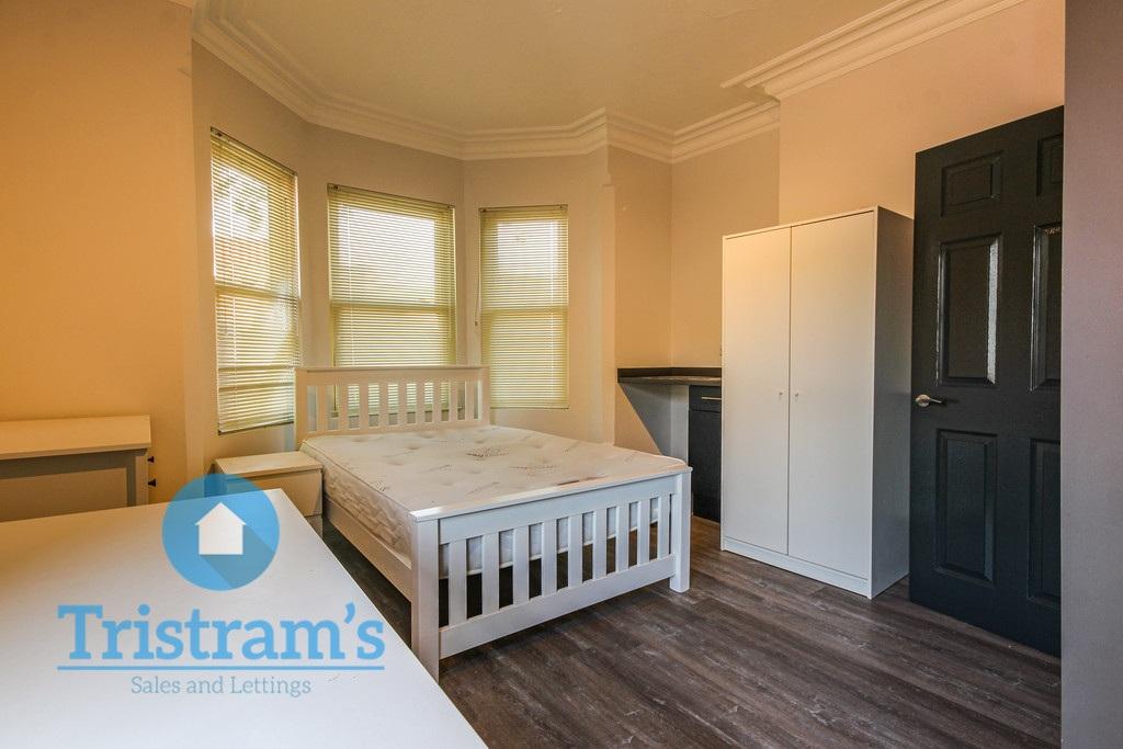 Castle-boulevard-ng7-1fj-1018413