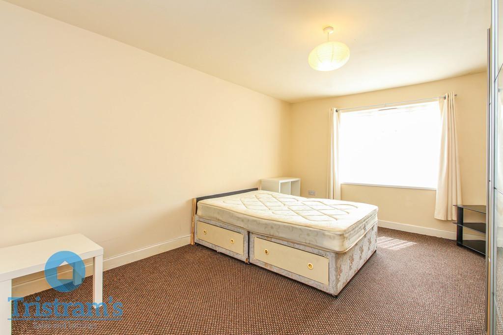 Bramcote-avenue-ng9-4dt-1018510
