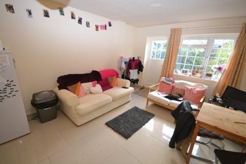 3 bedroom house share to rent, Bluecoat Close