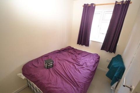 3 bedroom house share to rent, Bluecoat Close