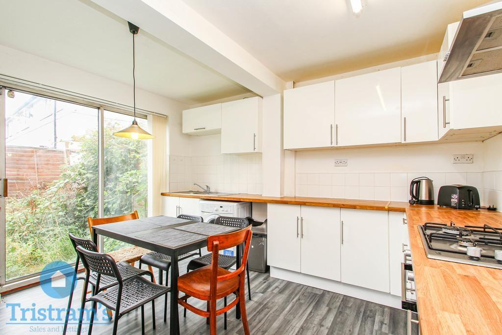 Manton-crescent-ng9-2gf-1018647