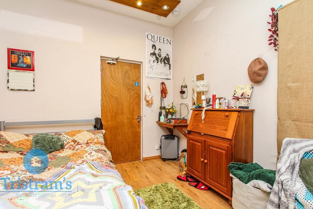 Pelham-crescent-ng9-2er-1018918