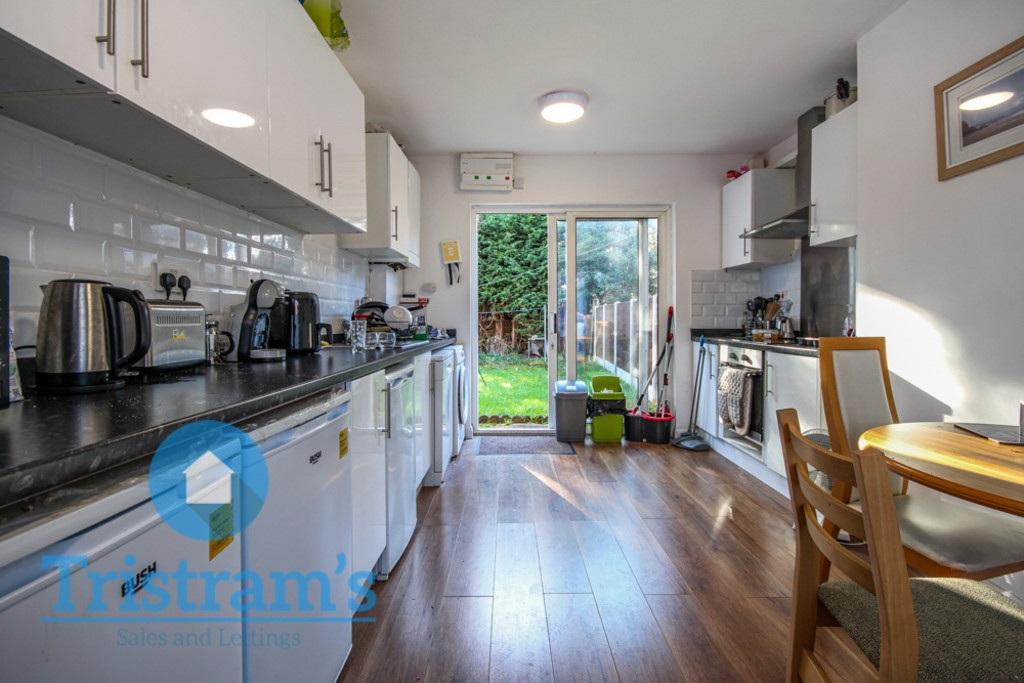 Alexandra-crescent-ng9-2bq-1018946