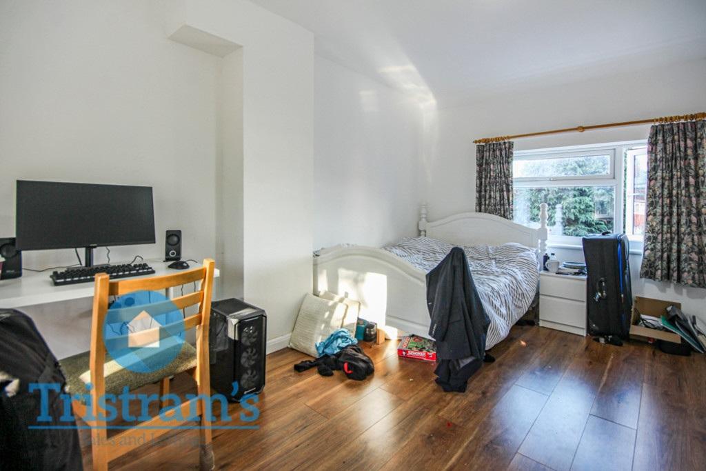 Alexandra-crescent-ng9-2bq-1018950