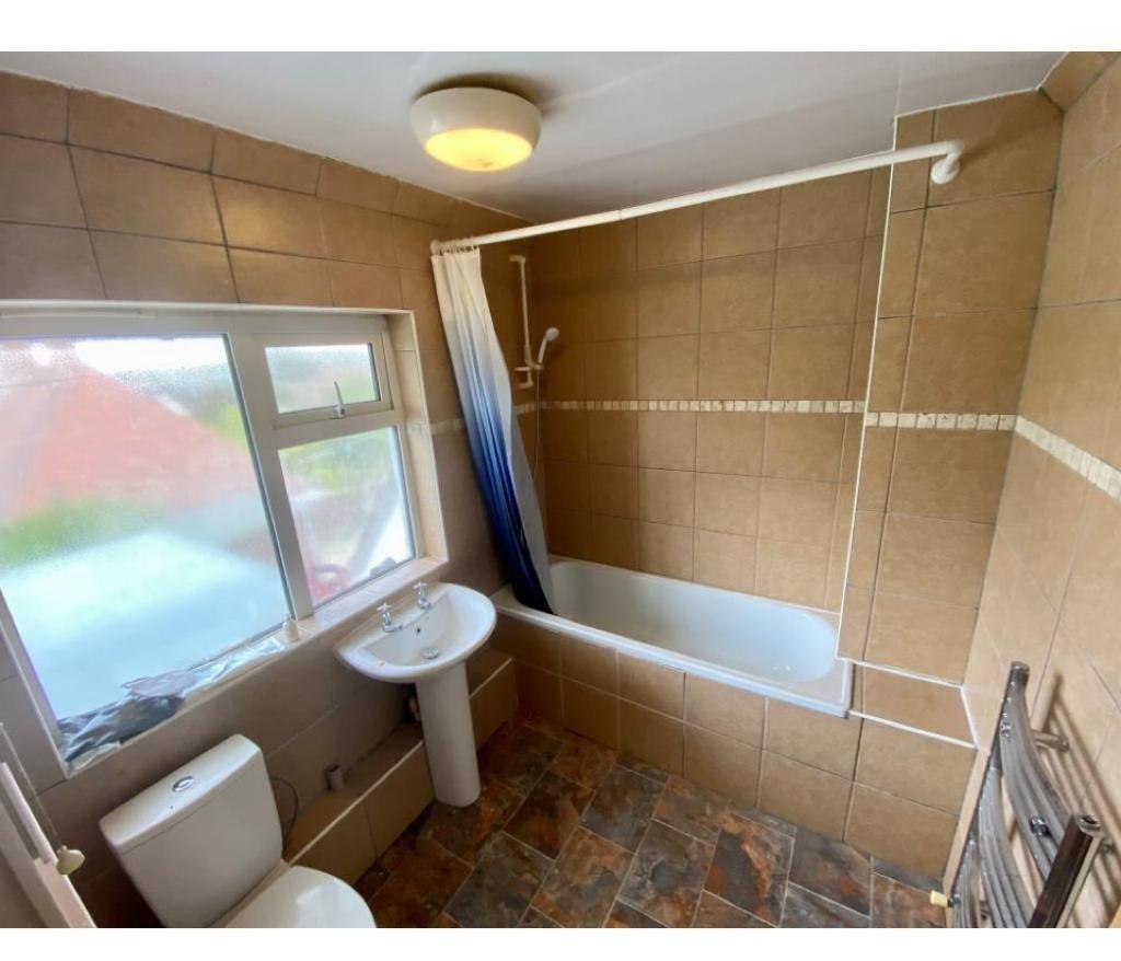 Charnock-avenue-ng8-1ae-1019085