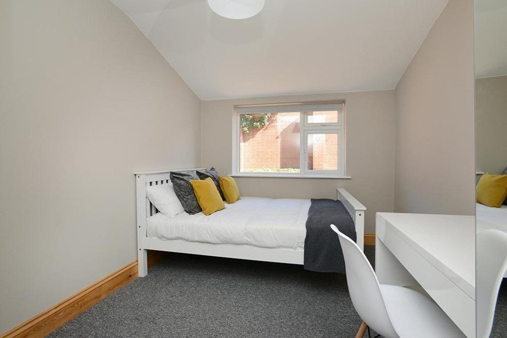 Rolleston-drive-ng7-1ju-1019096