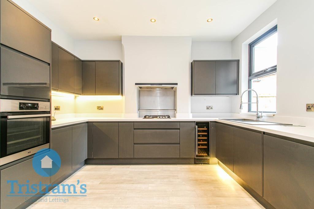 Charnwood-grove-ng2-7nt-1019255