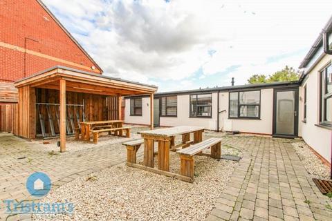 2 bedroom house share to rent, Park Road