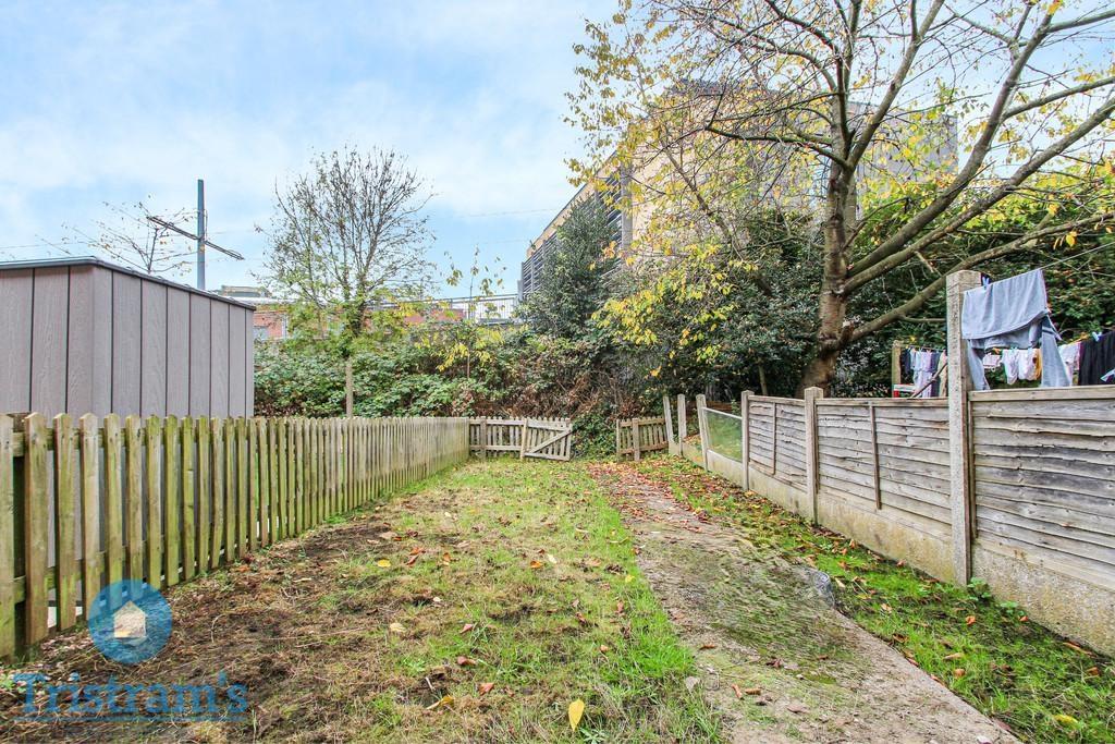 Highfield-road-ng7-2je-1019834