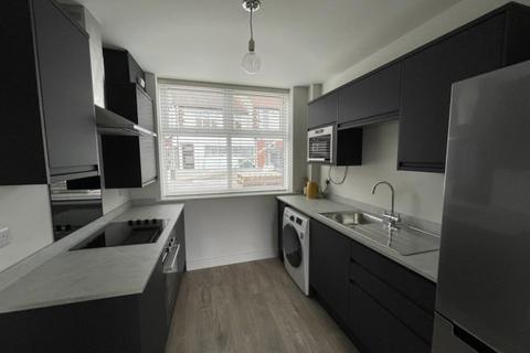 2 bedroom house share to rent, Park Road