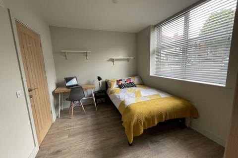 2 bedroom house share to rent, Park Road