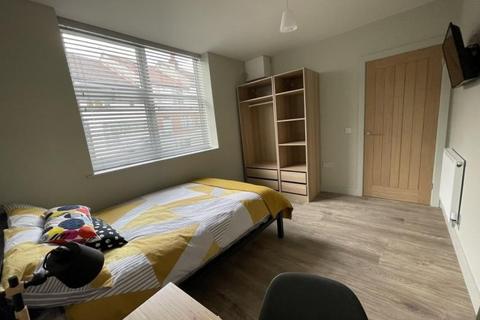 2 bedroom house share to rent, Park Road