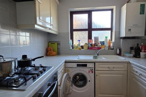 2 bedroom apartment to rent, Woodside Park, London N12