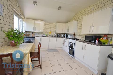 1 bedroom in a house share to rent, Leslie Road