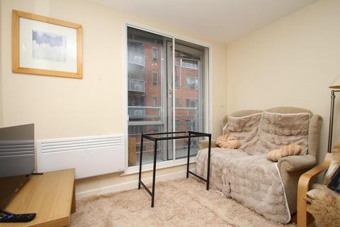 2 bedroom house share to rent, Ropewalk Court