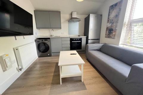 2 bedroom house share to rent, William Road